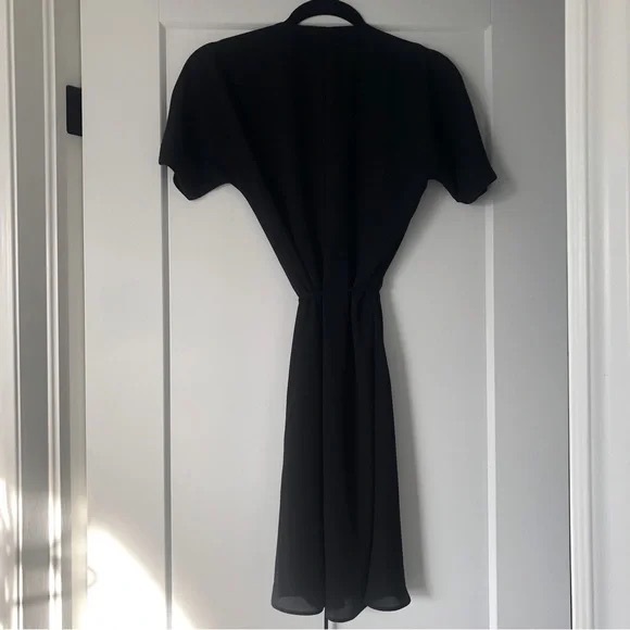 Babaton Aritzia WALLACE Wrap Dress Black Short Sleeve xxs Excellent Condition - Picture 4 of 4